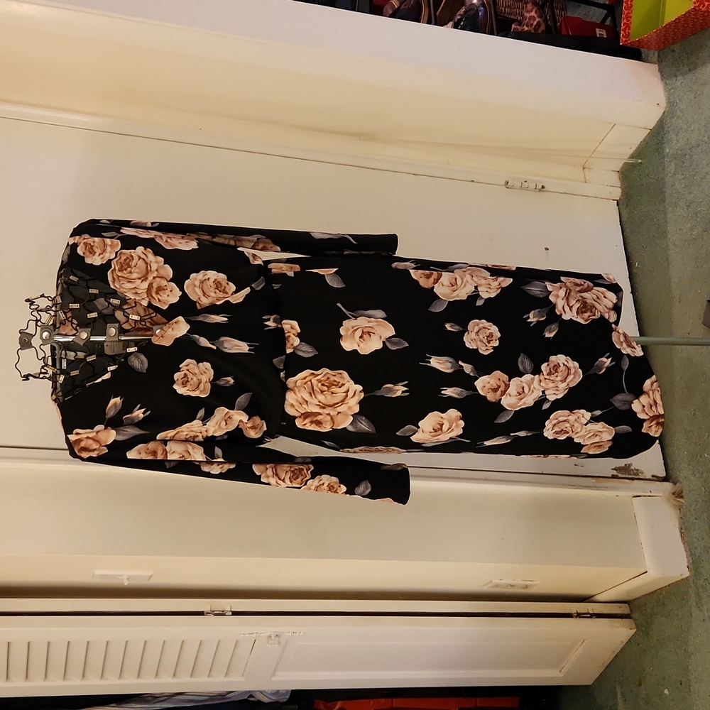 Mia & Tess Floral Dress XL